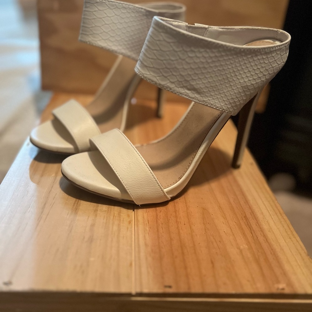 Mossimo size 7.5 heels